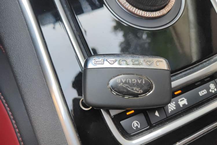 Used Jaguar XE 2017 2.0T 200 PS R-Sport Vehicle Key