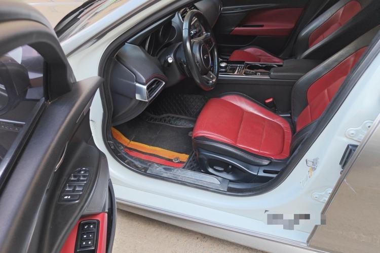 Used Jaguar XE 2017 2.0T 200 PS R-Sport Driver Seat