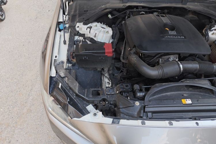 Used Jaguar XE 2017 2.0T 200 PS R-Sport Engine Bay Right