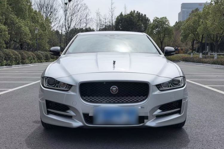 Used Jaguar XE 2017 2.0T 200 PS R-Sport Exterior 6