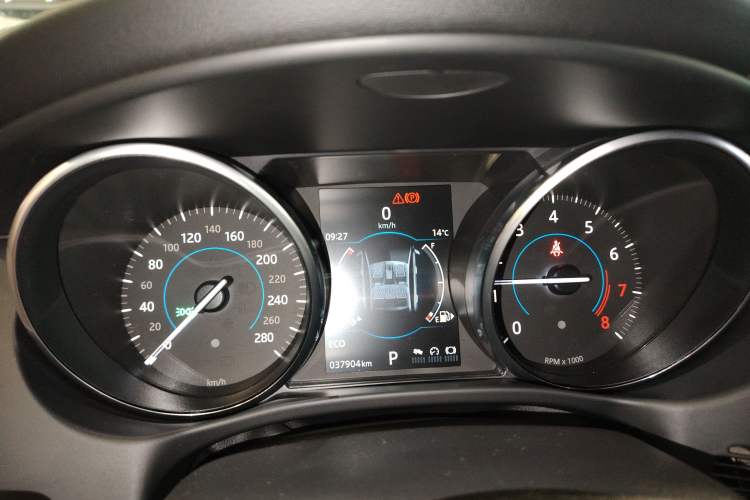 Used Jaguar XE 2017 2.0T 200 PS R-Sport Instrument Cluster