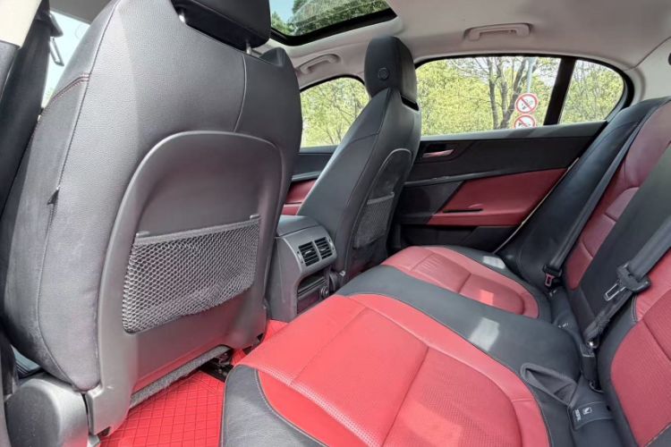 Used Jaguar XE 2017 2.0T 200 PS R-Sport Interior 3