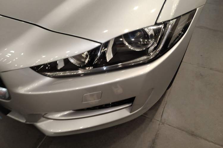 Used Jaguar XE 2017 2.0T 200 PS R-Sport Left Front Headlight