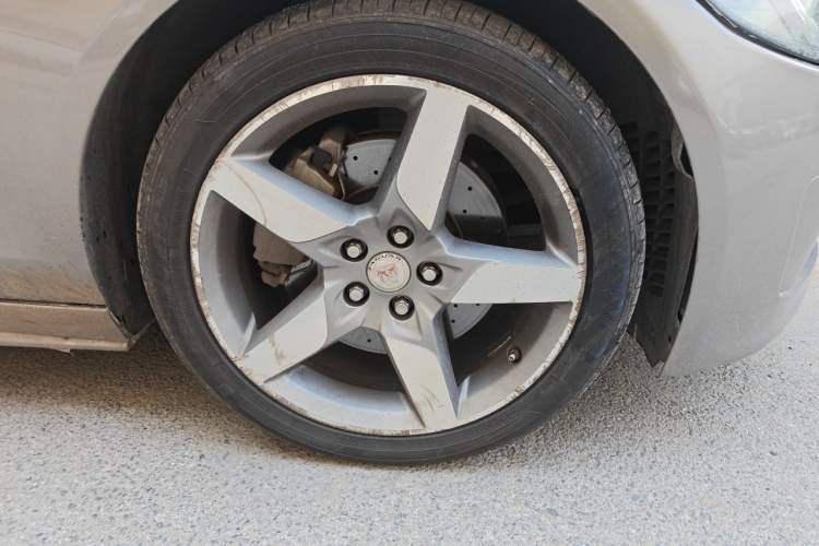 Used Jaguar XE 2017 2.0T 200 PS R-Sport Right Front Wheel Hub