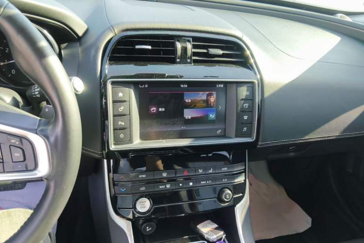 Used Jaguar XE 2017 2.0T 200 PS R-Sport Audio And AC Panel