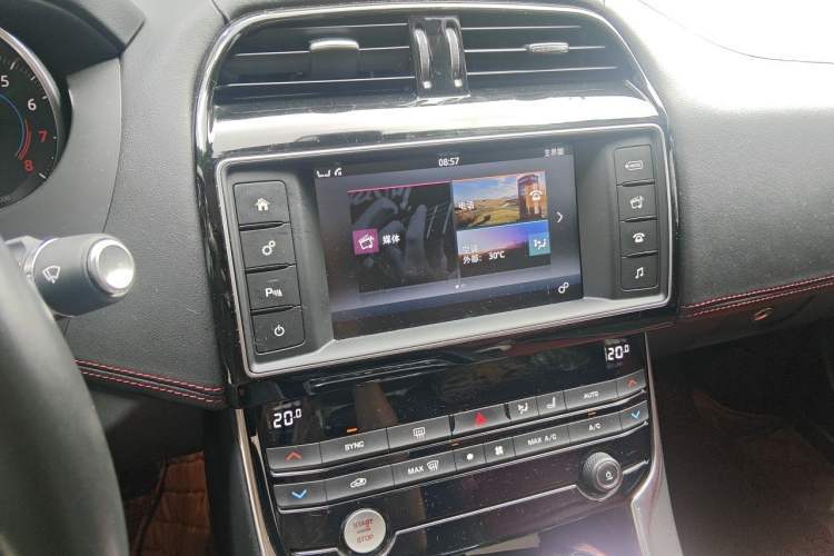 Used Jaguar XE 2017 2.0T 200 PS R-Sport Audio And AC Panel