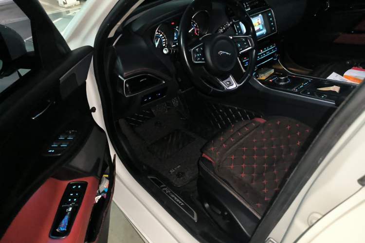 Used Jaguar XE 2017 2.0T 200 PS R-Sport Driver Seat