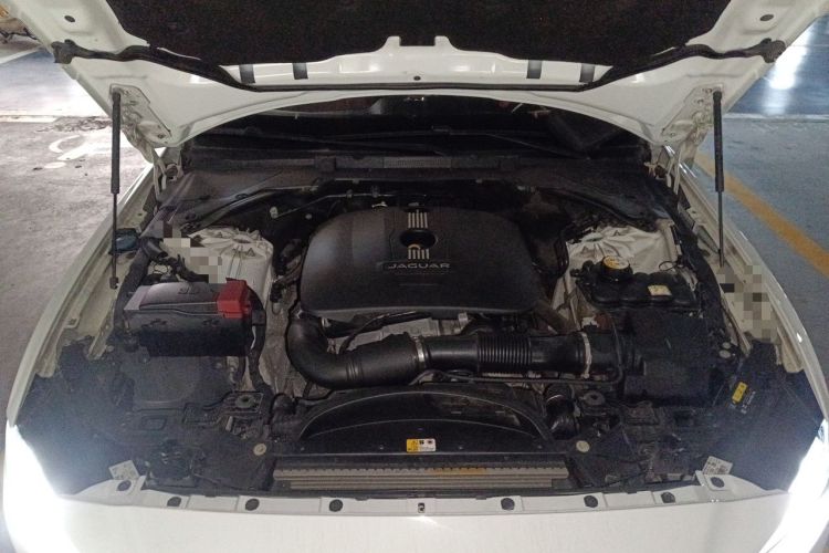 Used Jaguar XE 2017 2.0T 200 PS R-Sport Engine Bay