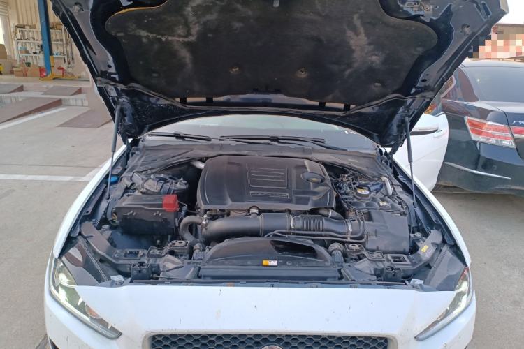Used Jaguar XE 2017 2.0T 200 PS R-Sport Engine Bay