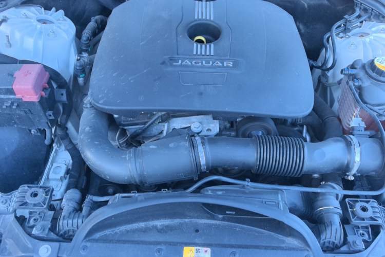 Used Jaguar XE 2017 2.0T 200 PS R-Sport Engine Bay