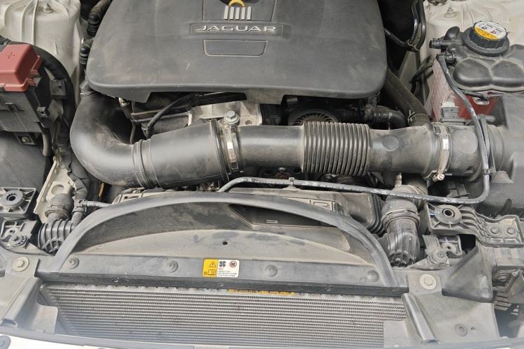 Used Jaguar XE 2017 2.0T 200 PS R-Sport Engine Bay
