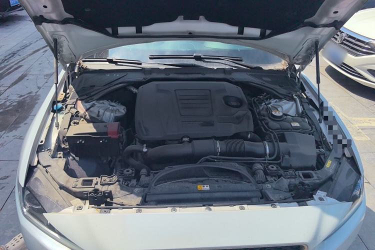 Used Jaguar XE 2017 2.0T 200 PS R-Sport Engine Bay