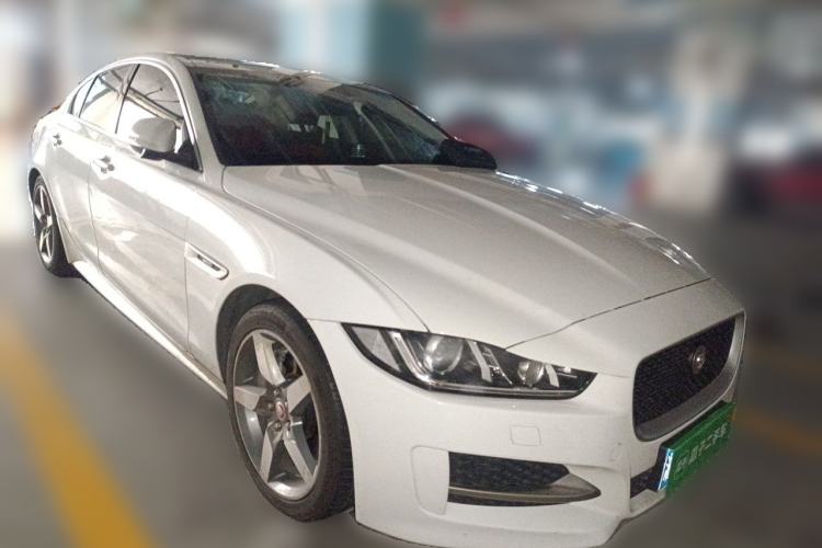 Used Jaguar XE 2017 2.0T 200 PS R-Sport Front Right 45 Deg