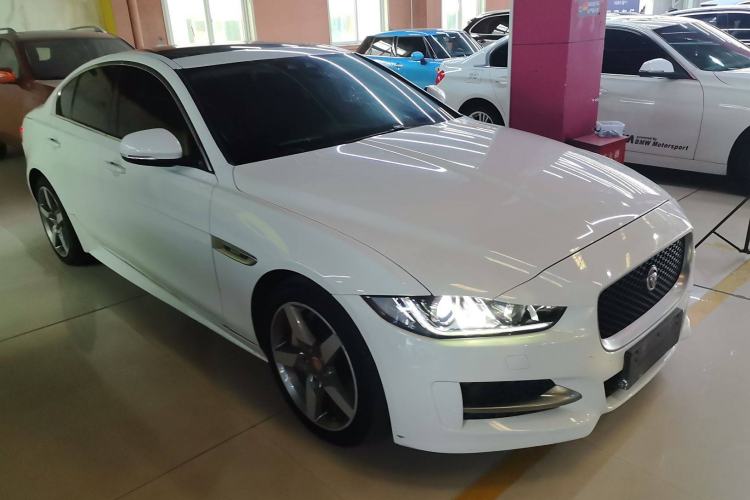 Used Jaguar XE 2017 2.0T 200 PS R-Sport Front Right 45 Deg