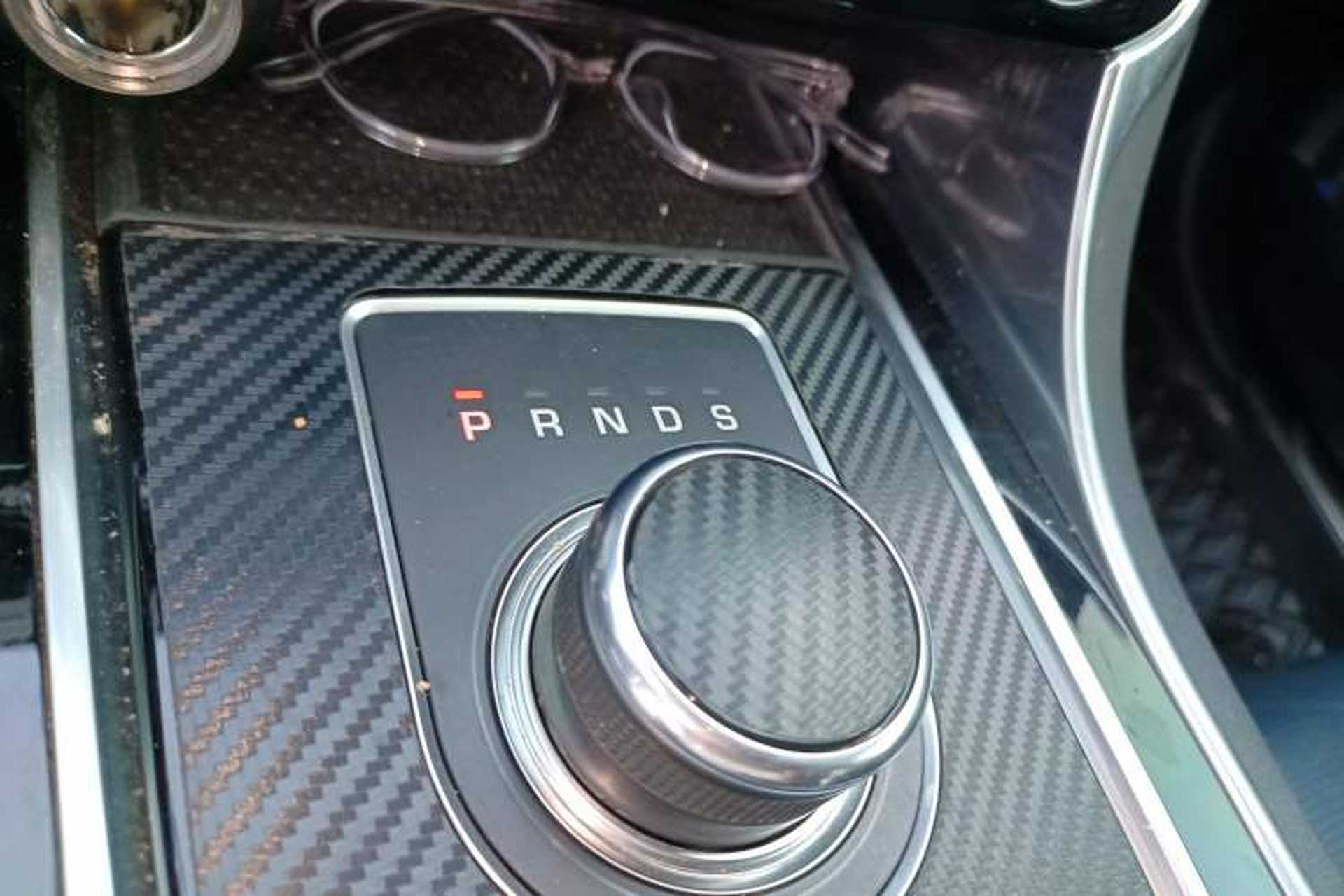 Used Jaguar XE 2017 2.0T 200 PS R-Sport Gear Lever