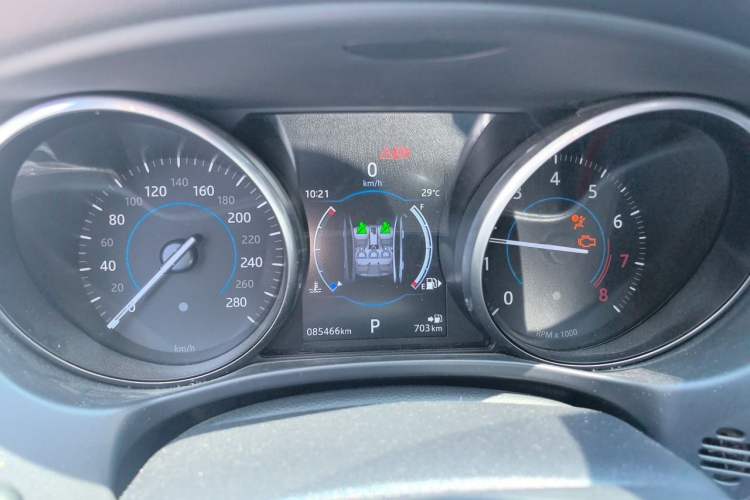 Used Jaguar XE 2017 2.0T 200 PS R-Sport Instrument Cluster