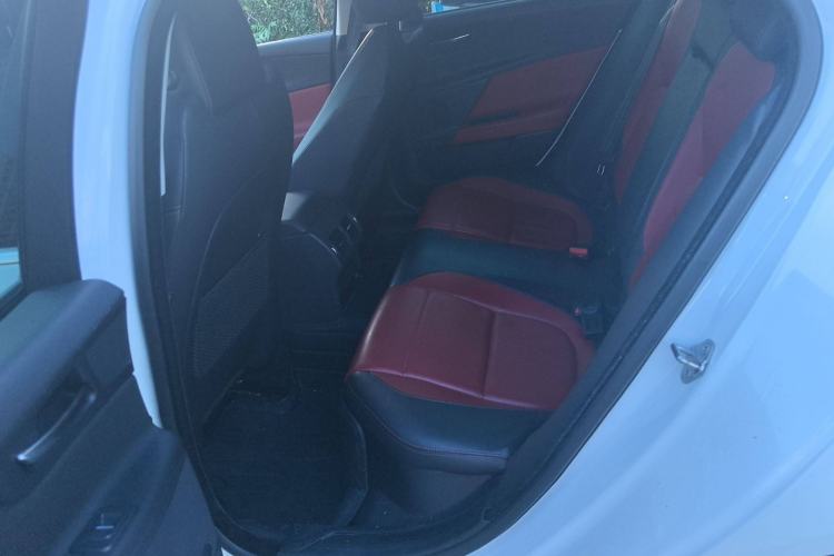Used Jaguar XE 2017 2.0T 200 PS R-Sport Interior 4