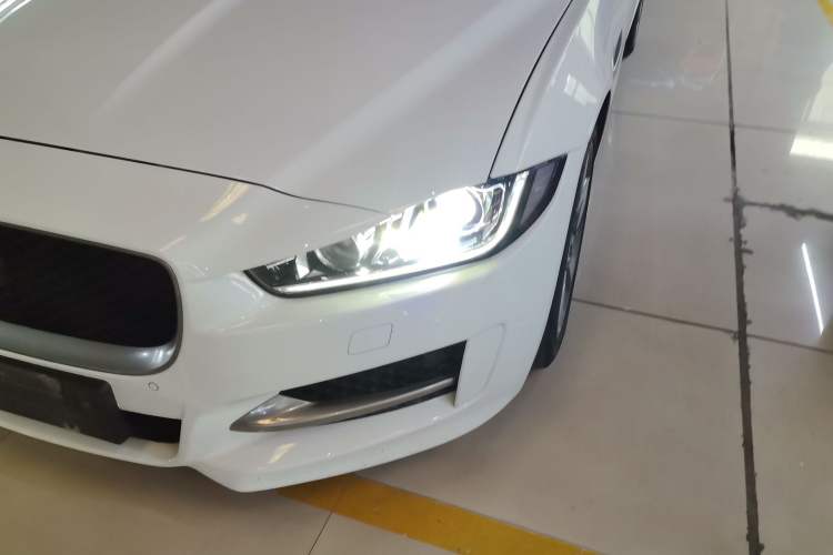 Used Jaguar XE 2017 2.0T 200 PS R-Sport Left Front Headlight