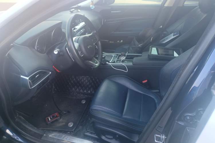 Used Jaguar XE 2017 2.0T 200 PS R-Sport Left Front Seat
