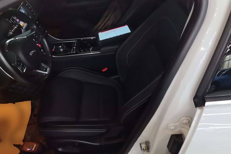 Used Jaguar XE 2017 2.0T 200 PS R-Sport Left Front Seat