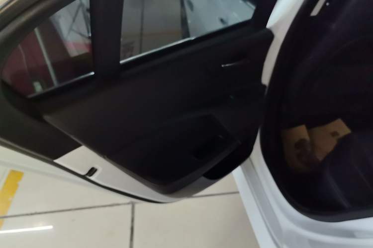 Used Jaguar XE 2017 2.0T 200 PS R-Sport Left Rear Door Interior