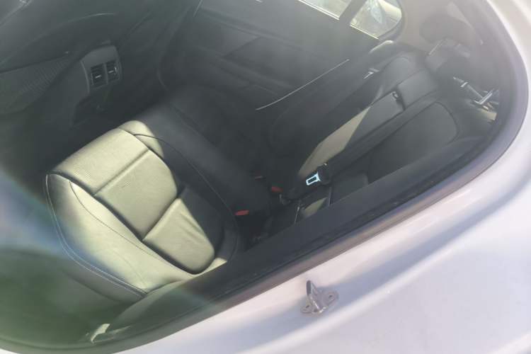 Used Jaguar XE 2017 2.0T 200 PS R-Sport Left Rear Seat