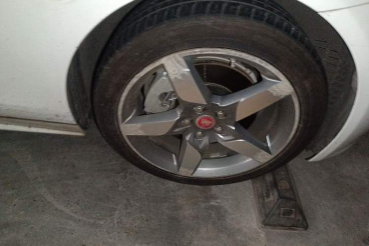 Used Jaguar XE 2017 2.0T 200 PS R-Sport Right Front Wheel Hub