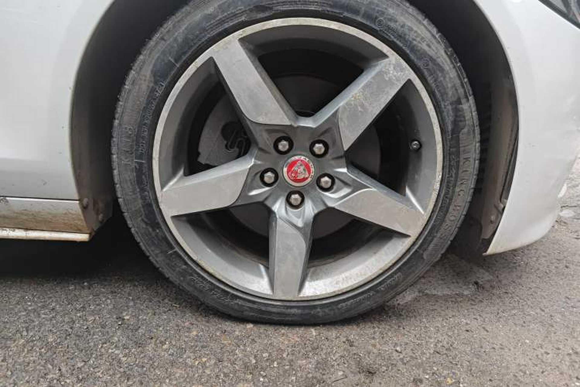 Used Jaguar XE 2017 2.0T 200 PS R-Sport Right Front Wheel Hub