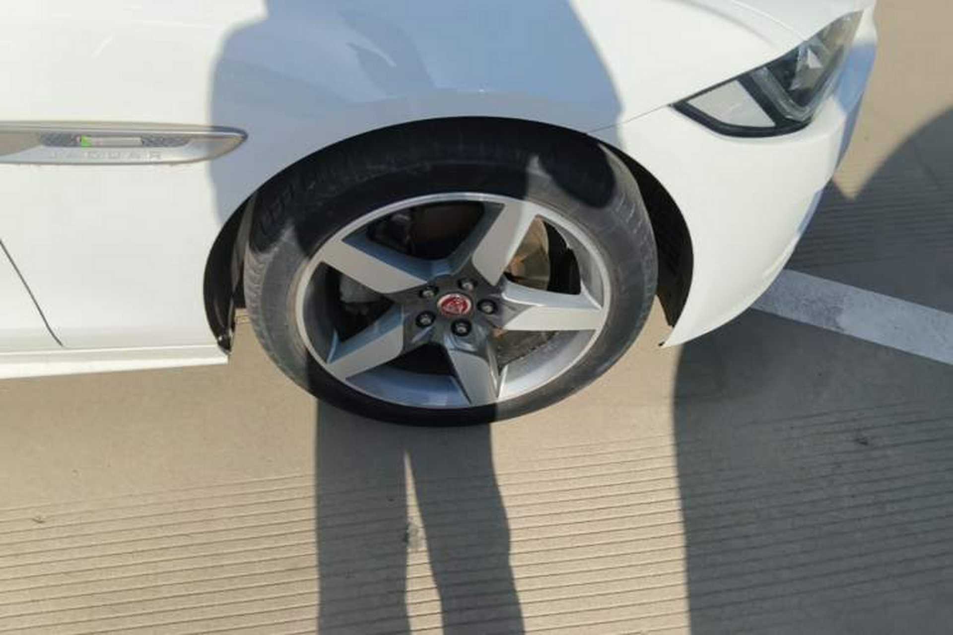 Used Jaguar XE 2017 2.0T 200 PS R-Sport Right Front Wheel Hub