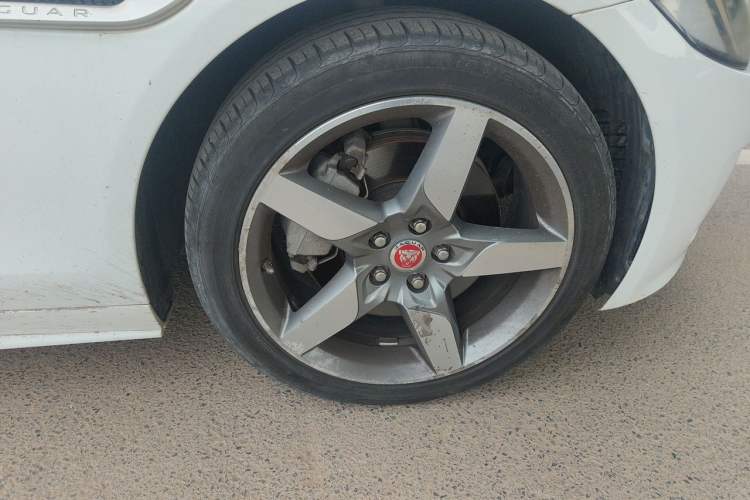 Used Jaguar XE 2017 2.0T 200 PS R-Sport Right Front Wheel Hub