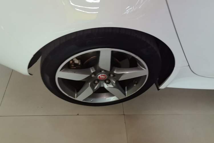 Used Jaguar XE 2017 2.0T 200 PS R-Sport Right Rear Wheel Hub