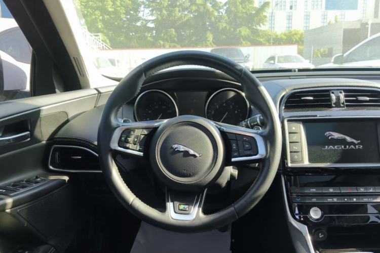 Used Jaguar XE 2017 2.0T 200 PS R-Sport Steering Wheel