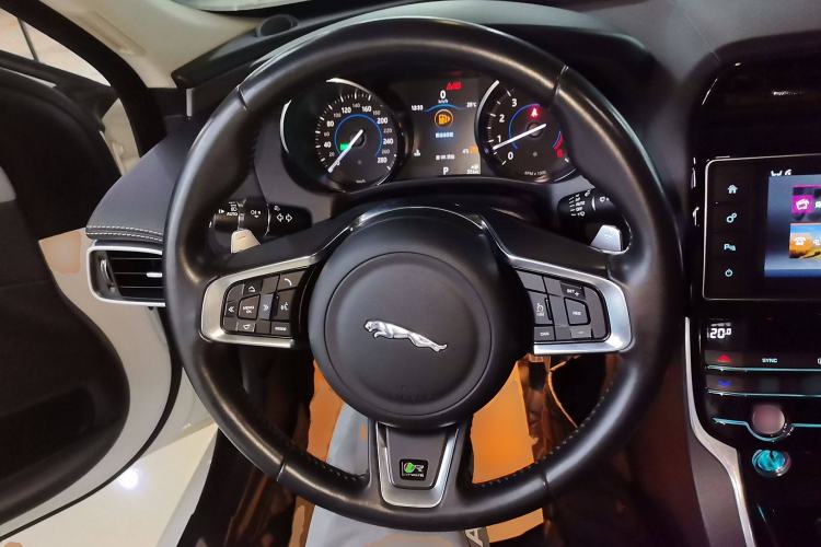 Used Jaguar XE 2017 2.0T 200 PS R-Sport Steering Wheel