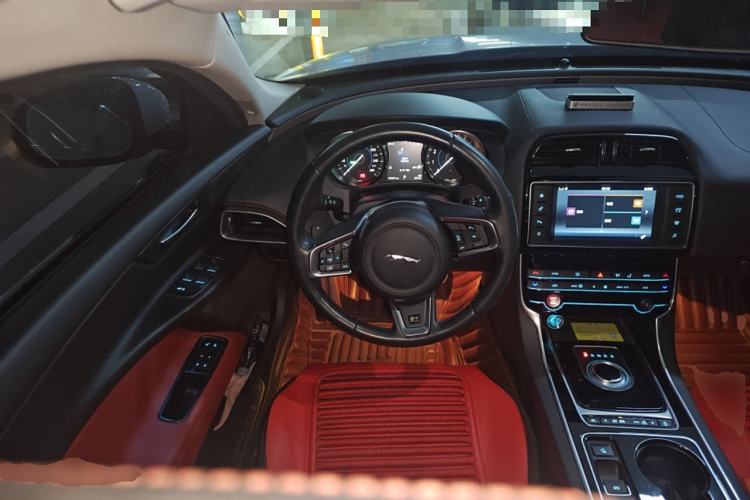 Used Jaguar XE 2017 2.0T 200 PS R-Sport Steering Wheel