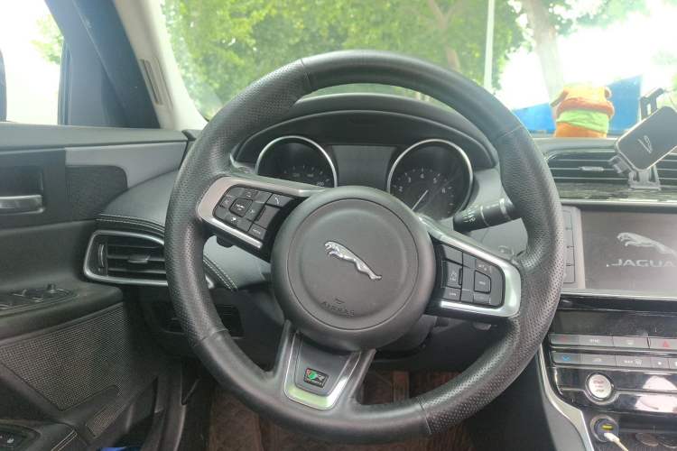 Used Jaguar XE 2017 2.0T 200 PS R-Sport Steering Wheel
