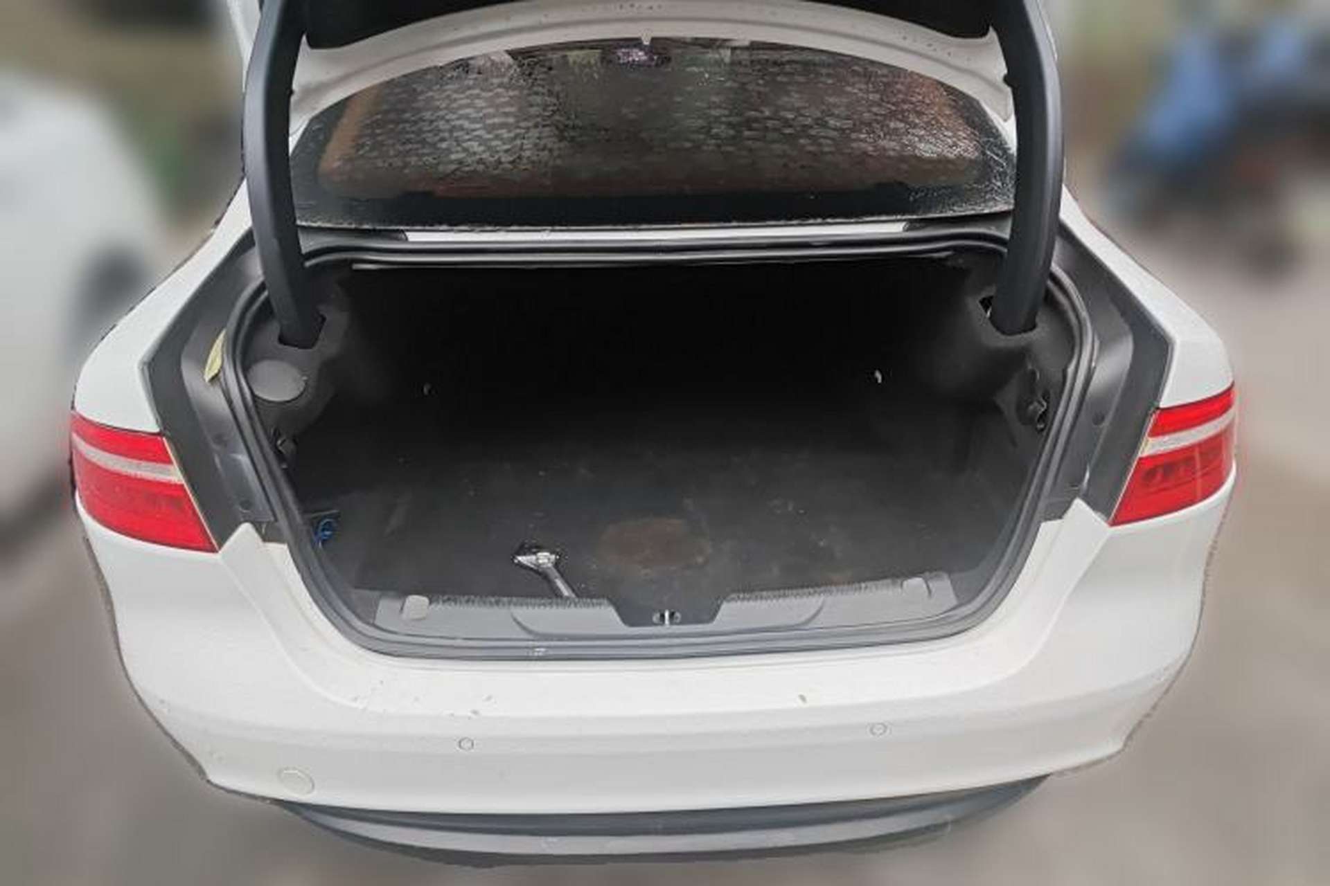 Used Jaguar XE 2017 2.0T 200 PS R-Sport Trunk