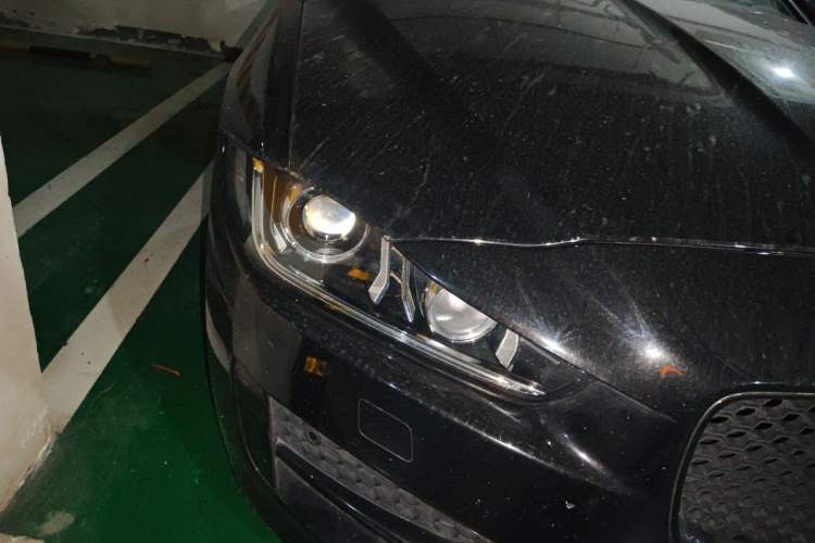 Used Jaguar XE 2018 2.0T 200 PS Two-Wheel-Drive R-Sport Sport Edition Right Front Headlight