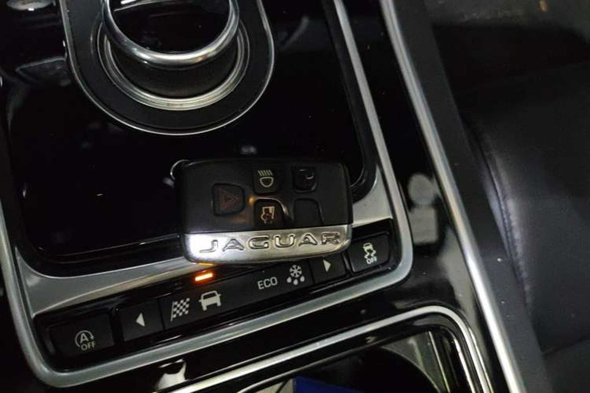 Used Jaguar XE 2018 2.0T 200 PS Two-Wheel-Drive R-Sport Sport Edition Vehicle Key