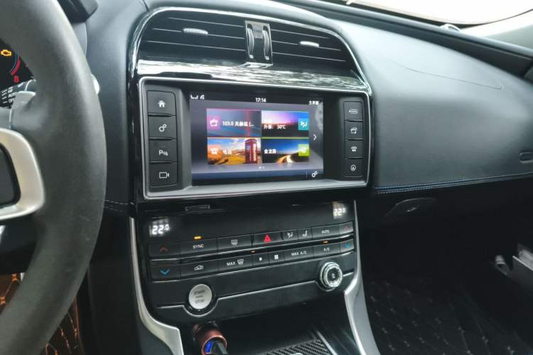 Used Jaguar XE 2018 2.0T 250 PS Two-Wheel-Drive R-Sport Sport Edition Audio And AC Panel