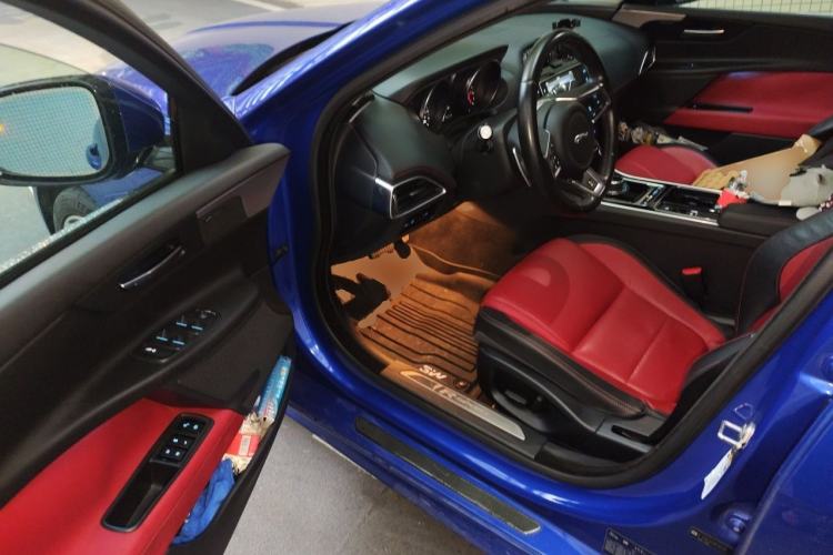 Used Jaguar XE 2018 2.0T 300 PS All-Wheel-Drive R-Sport Sport Edition Driver Seat