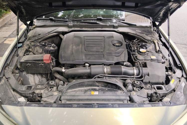 Used Jaguar XE 2018 2.0T 200 PS Two-Wheel-Drive R-Sport Sport Edition Engine Bay