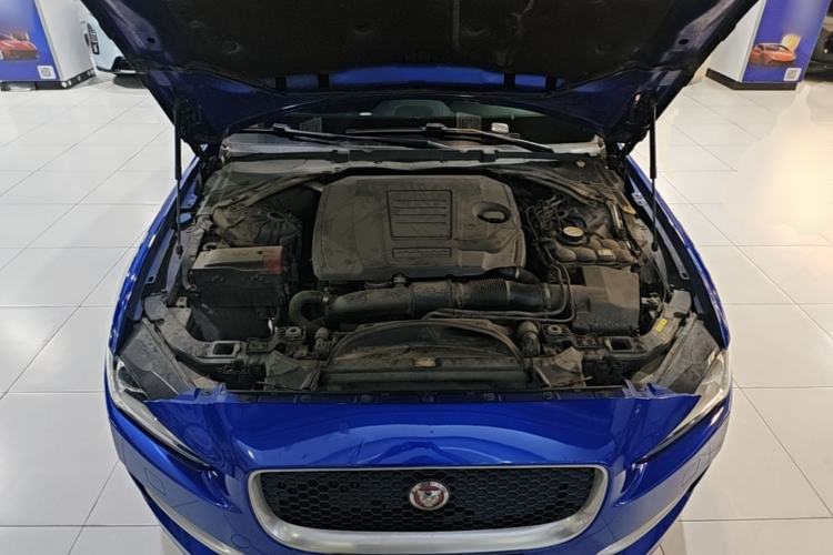 Used Jaguar XE 2018 2.0T 250 PS Two-Wheel-Drive R-Sport Sport Edition Engine Bay