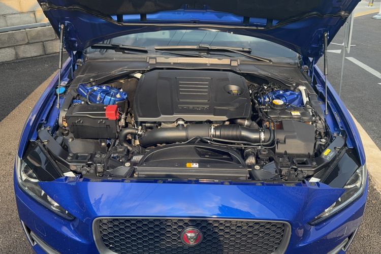 Used Jaguar XE 2018 2.0T 250 PS Two-Wheel-Drive R-Sport Sport Edition Engine Bay