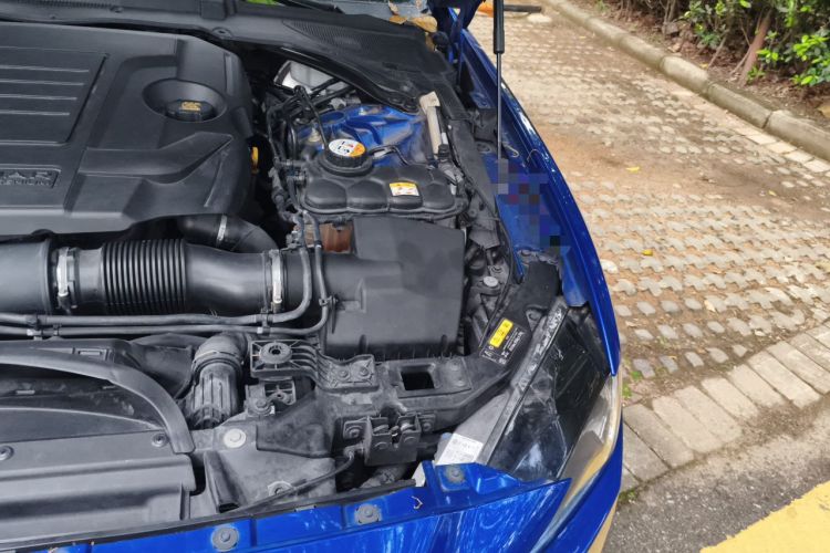 Used Jaguar XE 2018 2.0T 250 PS Two-Wheel-Drive R-Sport Sport Edition Engine Bay Left