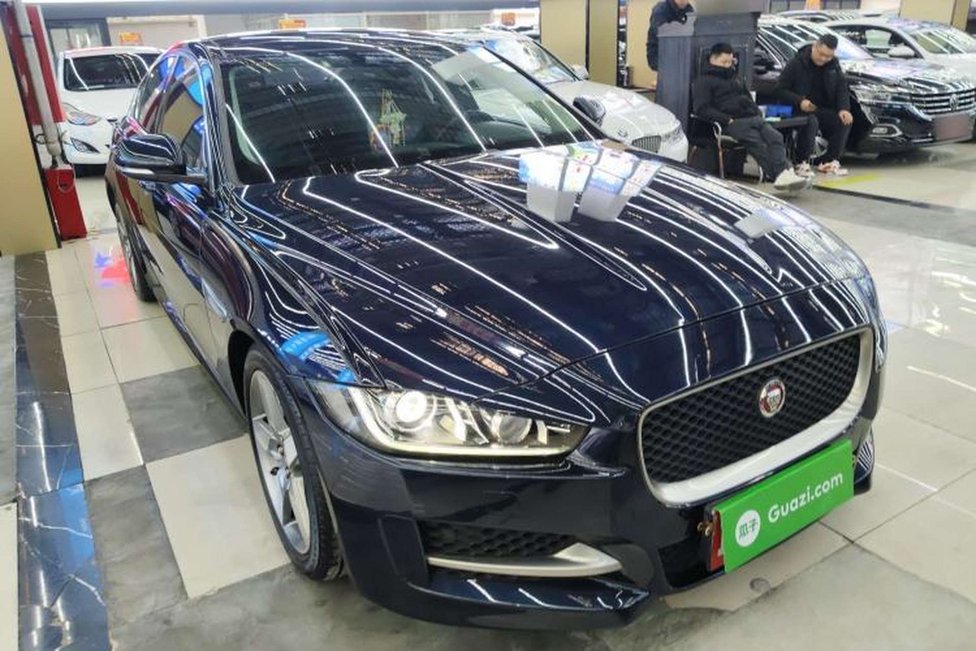 Used Jaguar XE 2018 2.0T 200 PS Two-Wheel-Drive R-Sport Sport Edition Exterior 2