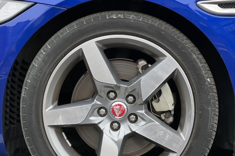 Used Jaguar XE 2018 2.0T 250 PS Two-Wheel-Drive R-Sport Sport Edition Exterior 6