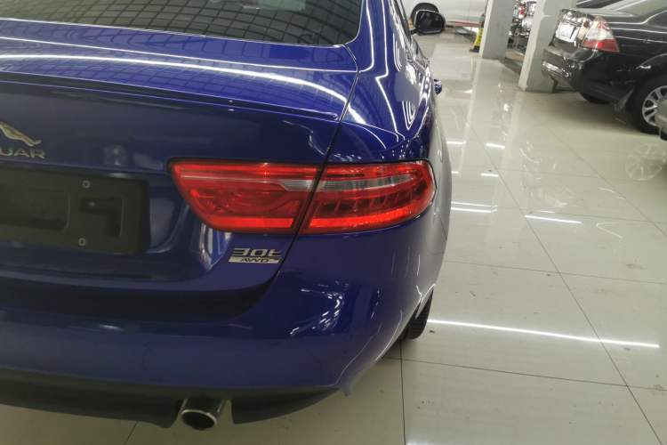 Used Jaguar XE 2018 2.0T 300 PS All-Wheel-Drive R-Sport Sport Edition Exterior 6