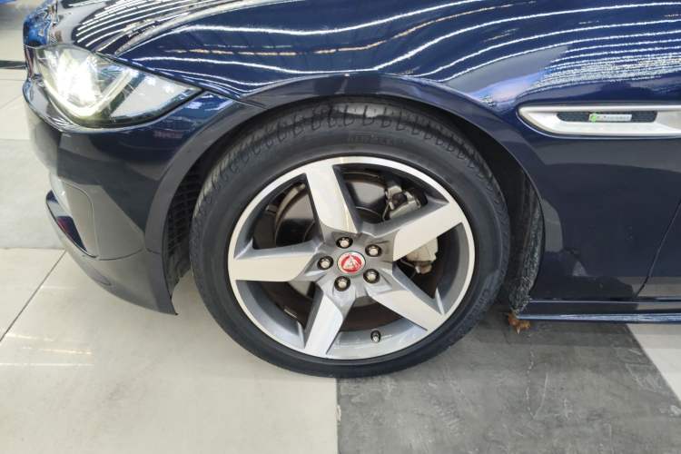 Used Jaguar XE 2018 2.0T 200 PS Two-Wheel-Drive R-Sport Sport Edition Exterior 7