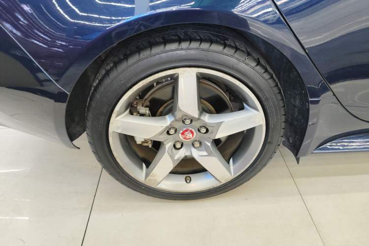 Used Jaguar XE 2018 2.0T 200 PS Two-Wheel-Drive R-Sport Sport Edition Exterior 8