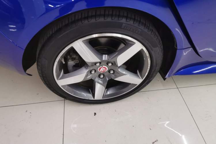 Used Jaguar XE 2018 2.0T 300 PS All-Wheel-Drive R-Sport Sport Edition Exterior 8